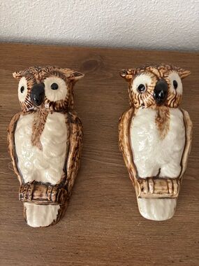 Pair of Vintage Owl ceramic wall pockets. Made in Japan.
